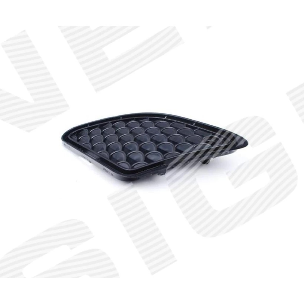 Решетка в бампер (правая) для Mercedes C (W204)