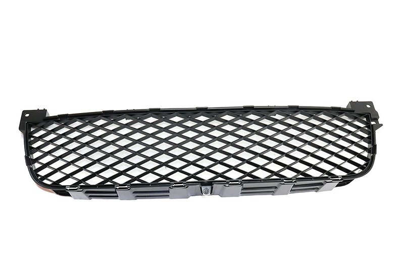 Решетка в передний бампер (центральная) для Suzuki Grand Vitara II (JT)