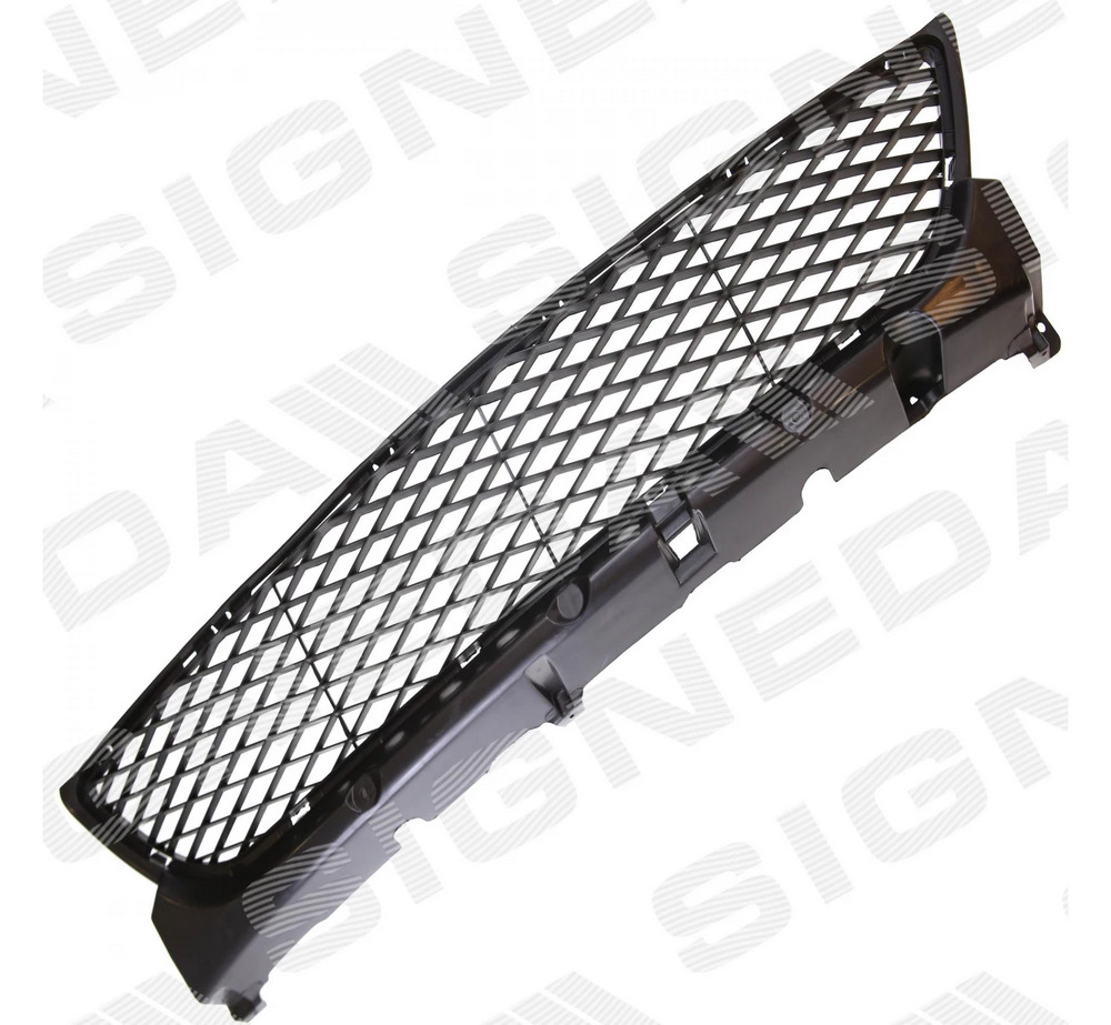 Решетка в передний бампер (центральная) для Mazda 3 (BK)