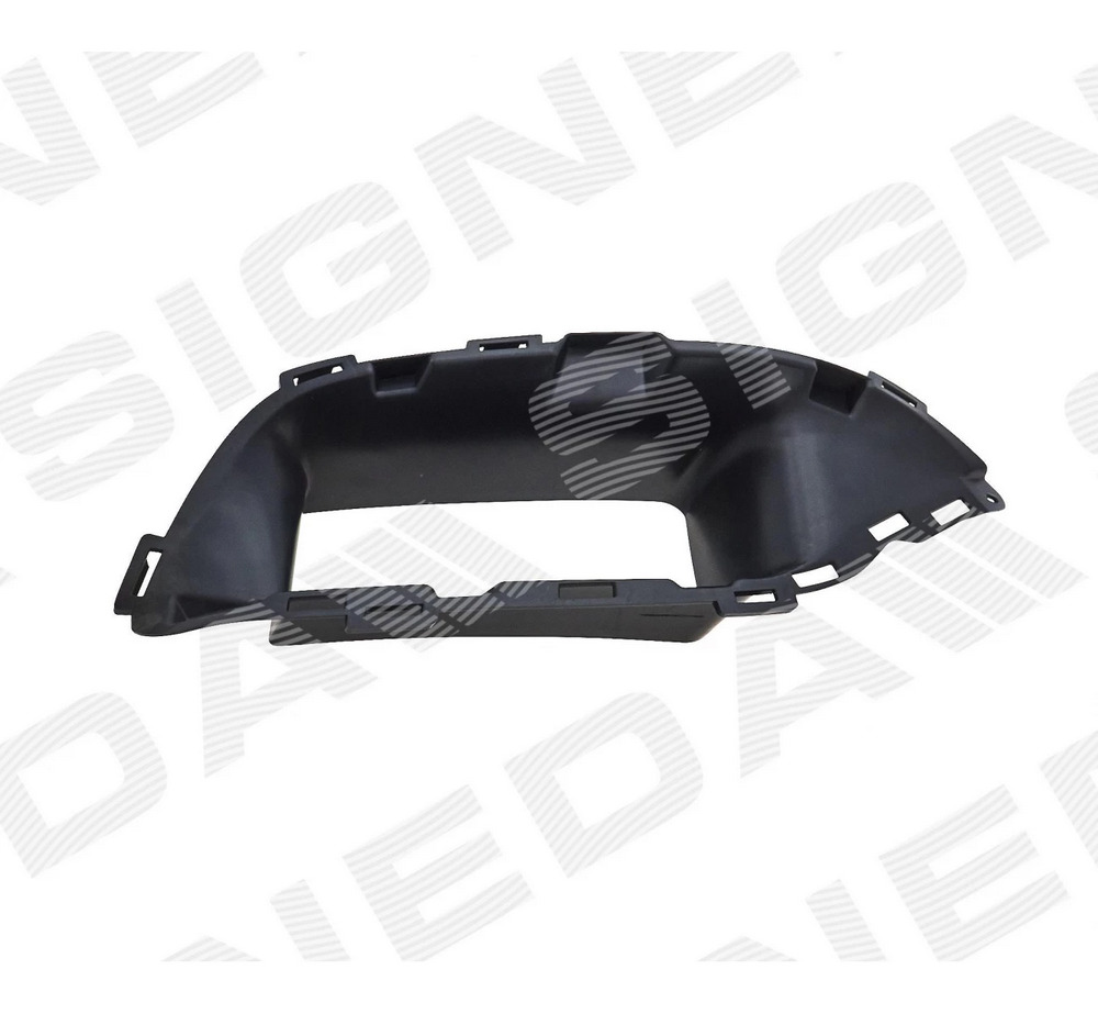 Решетка в бампер (правая) для Mercedes C (W205)