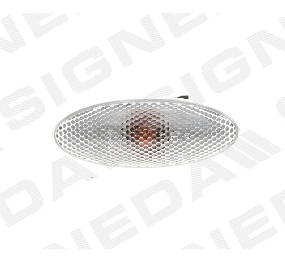 Повторитель в крыло для Toyota Auris (E15)