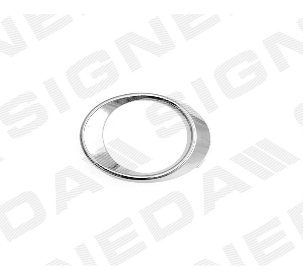 Рамка противотуманки (правая) для Mercedes C (W204)